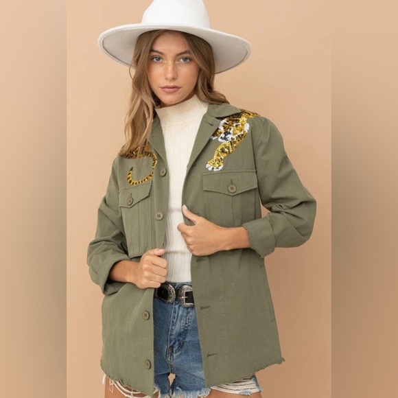 {SOLD} SEQUIN TIGER CARGO POCKET FRONT UTILITY JACKET - OLIVE - Picture 4 of 12